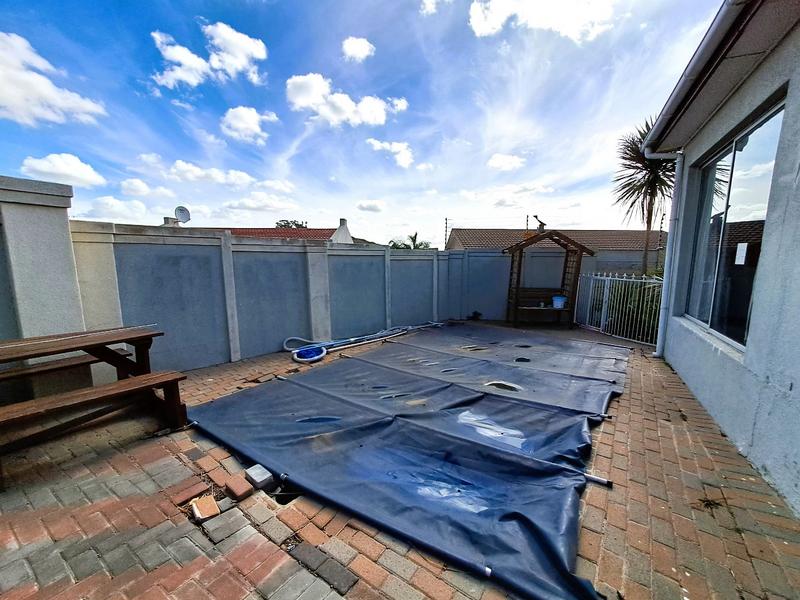 4 Bedroom Property for Sale in Protea Village Western Cape